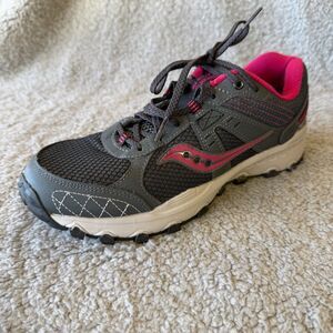 Saucony Grid Raptor TR 2 Sneakers Womens 9.5 Gray Red Running Shoes S15427-5